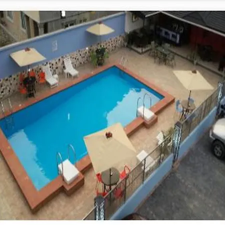 L'avalon And Hotel 2*